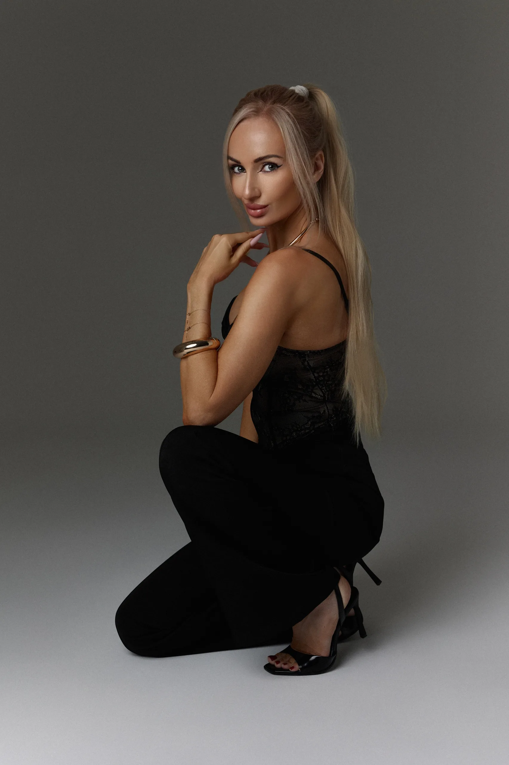 comemrcial model, beauty therapist
